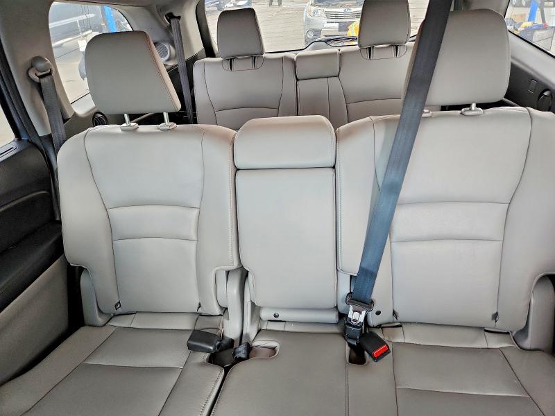 Photo 10 from auction – 2017 HONDA PILOT with VIN 5FNYF6H92HB065887