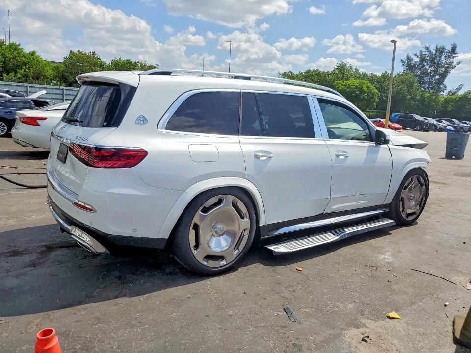 Photo 3 from auction – 2026 MERCEDES-BENZ GLS with VIN 4JGFF8HBXTB544278