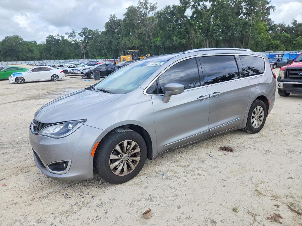 CHRYSLER PACIFICA 2018 with VIN 2C4RC1BG3JR192830 - Photo from auction