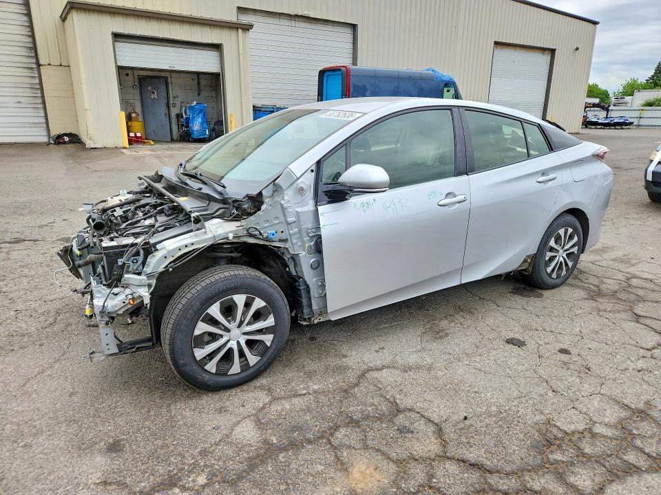 TOYOTA PRIUS 2016 with VIN JTDKARFU5G3024677 - Photo from auction