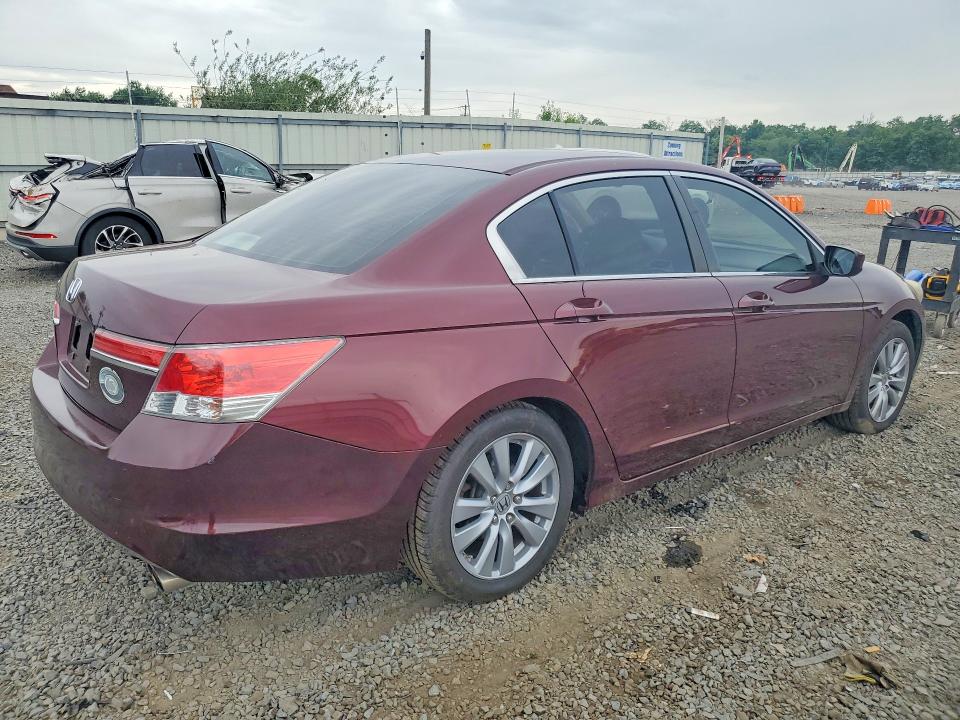 Photo 3 from auction – 2011 HONDA ACCORD with VIN 1HGCP2F76BA108565