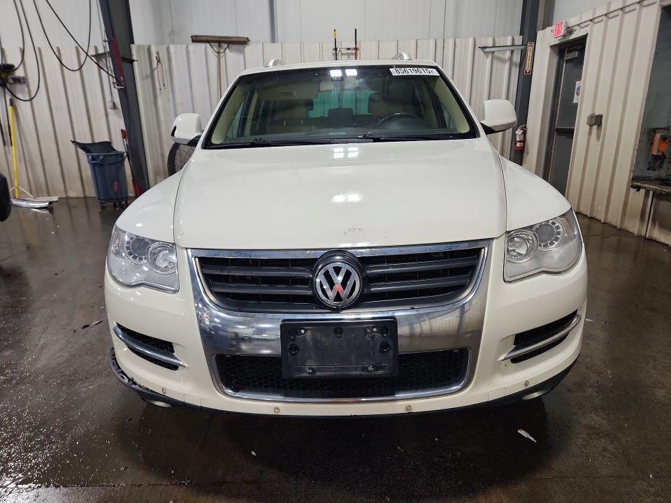 Photo 5 from auction – 2010 VOLKSWAGEN TOUAREG with VIN WVGBF7A96AD004119
