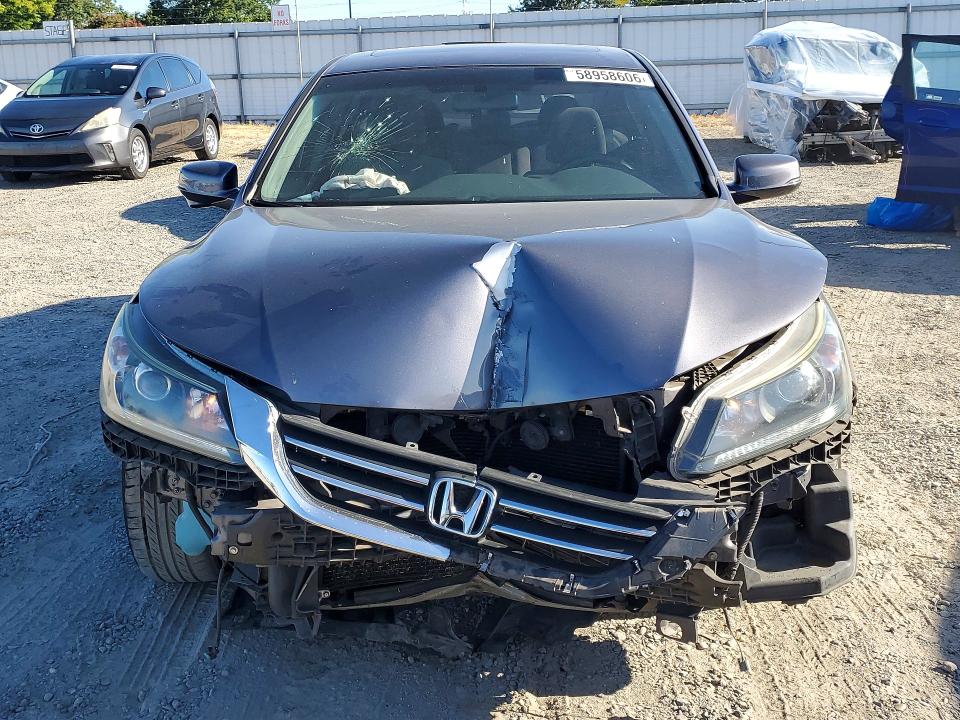 Photo 5 from auction – 2015 HONDA ACCORD with VIN 1HGCR2F73FA122035