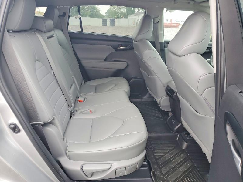 Zdjęcie 11 z aukcji – 2025 TOYOTA HIGHLANDER z VIN 5TDKDRBH4SS591311