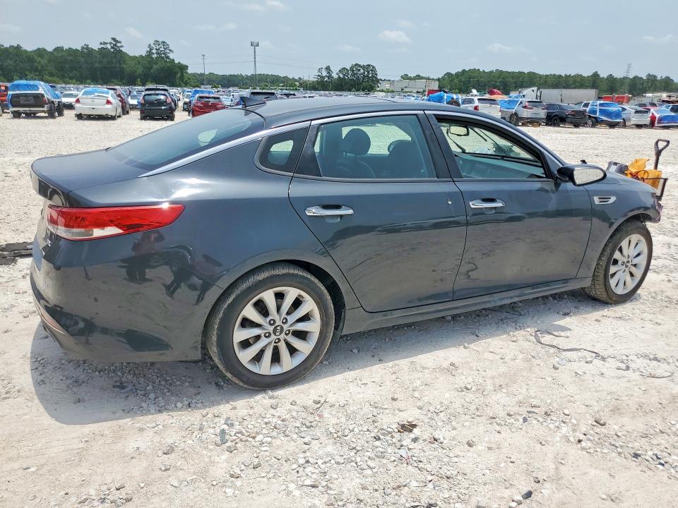 Photo 3 from auction – 2016 KIA OPTIMA with VIN 5XXGU4L32GG087991