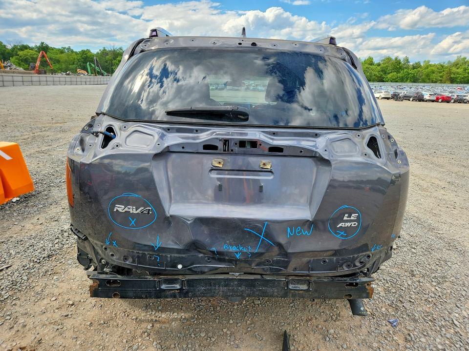 Photo 6 from auction – 2018 TOYOTA RAV4 with VIN JTMBFREV1JJ221103