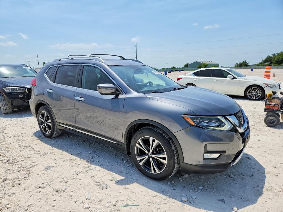 Photo 4 from auction – 2017 NISSAN ROGUE with VIN 5N1AT2MT8HC850895