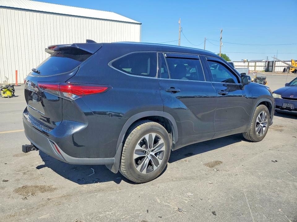 Photo 3 from auction – 2021 TOYOTA HIGHLANDER with VIN 5TDHBRCH5MS067358