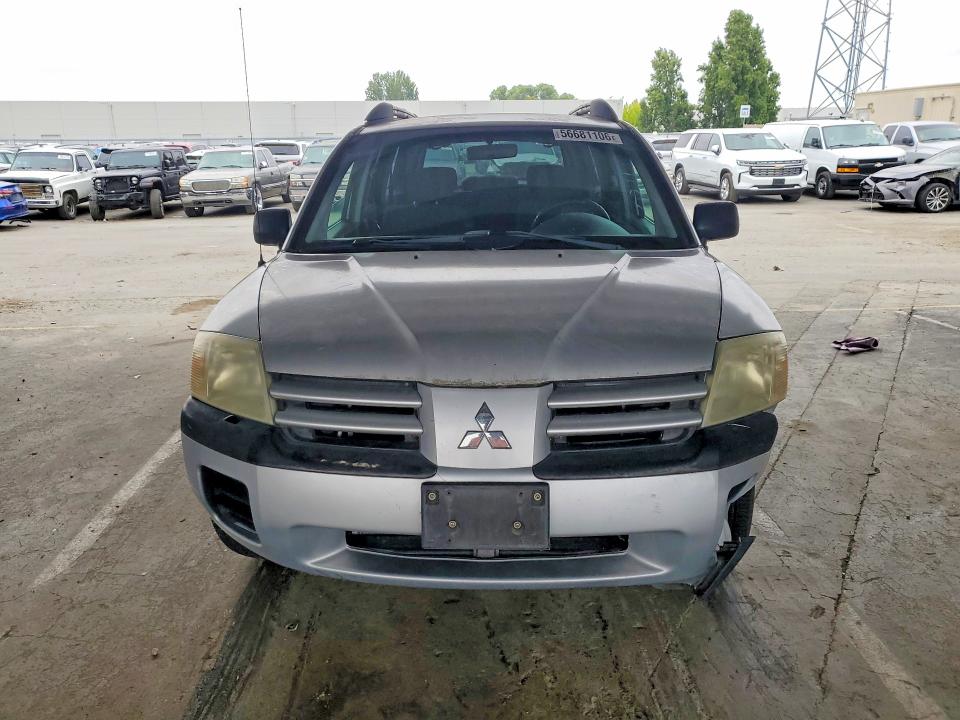 Photo 5 from auction – 2004 MITSUBISHI ENDEAVOR with VIN 4A4MN21S74E062172