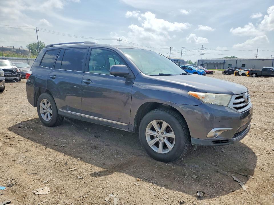 Photo 4 from auction – 2011 TOYOTA HIGHLANDER with VIN 5TDBK3EH5BS074680
