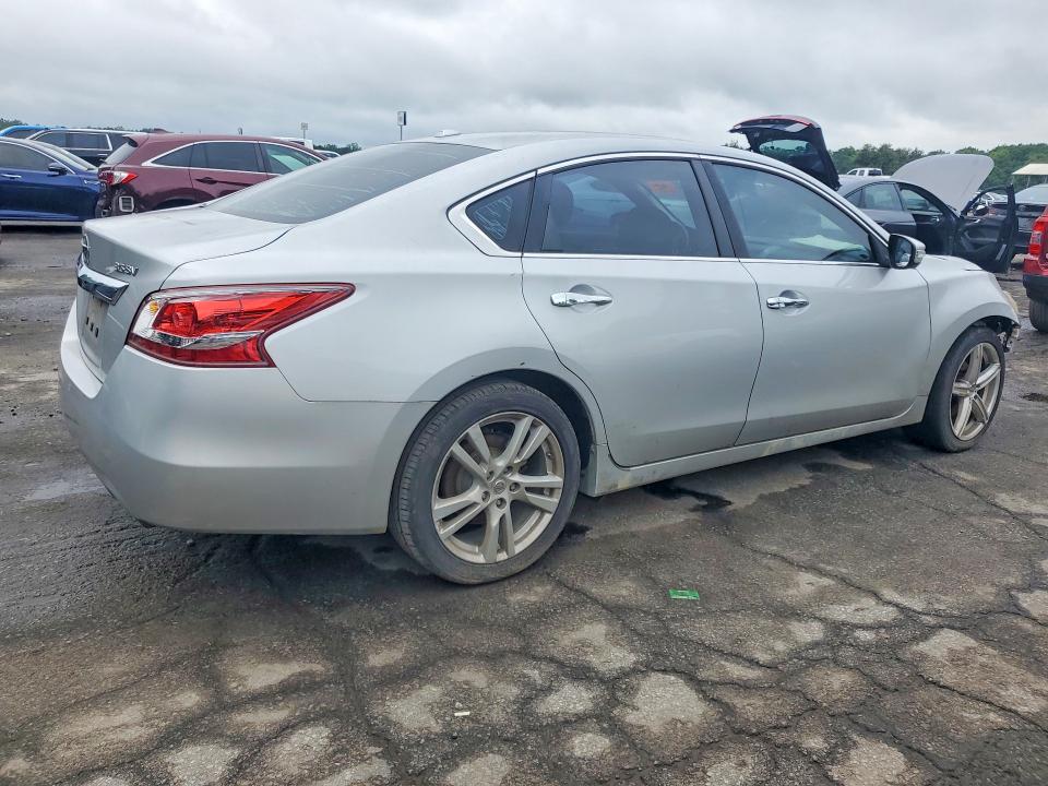 صورة رقم 3 من المزاد - 2013 NISSAN ALTIMA مع VIN 1N4BL3AP9DN441203