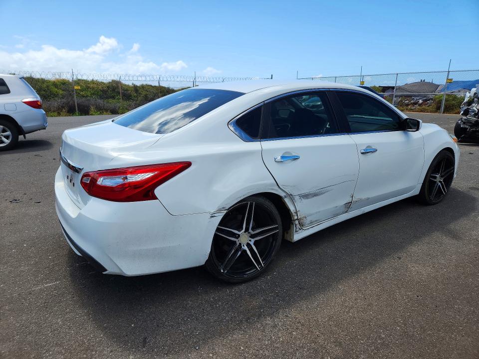 Photo 3 from auction – 2017 NISSAN ALTIMA with VIN 1N4AL3AP8HN344673