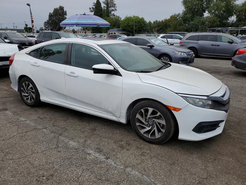 Фото 4 с аукциона – 2017 HONDA CIVIC с VIN 19XFC2F75HE002962