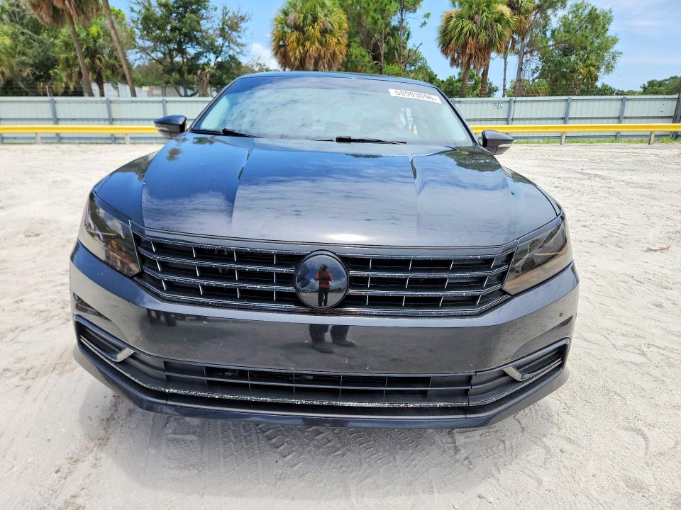 Photo 5 from auction – 2017 VOLKSWAGEN PASSAT with VIN 1VWAT7A3XHC013326