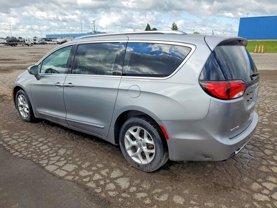 Photo 2 from auction – 2017 CHRYSLER PACIFICA with VIN 2C4RC1EG3HR614150