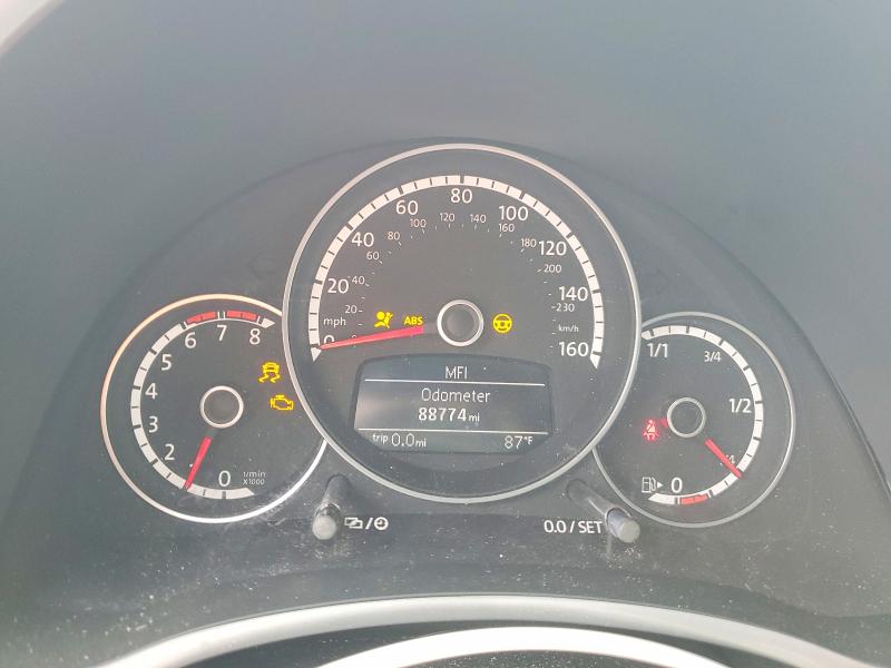 Photo 9 from auction – 2014 VOLKSWAGEN BEETLE with VIN 3VW517AT6EM818208