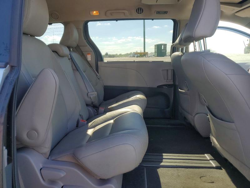 Photo 11 from auction – 2019 TOYOTA SIENNA with VIN 5TDYZ3DCXKS004491