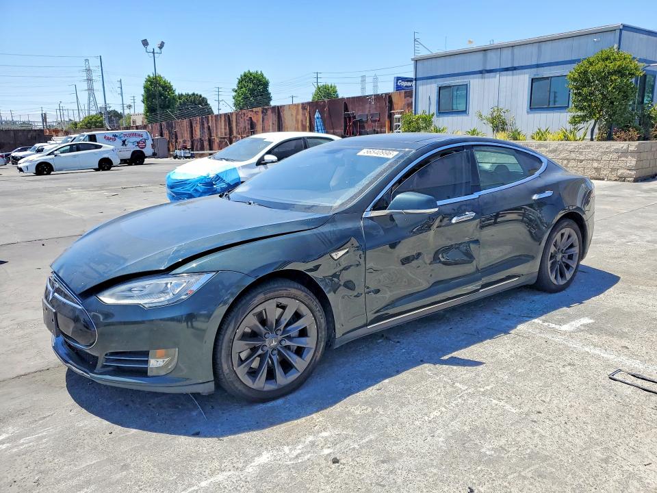 TESLA MODEL S 2013 with VIN 5YJSA1CP2DFP08231 - Photo from auction