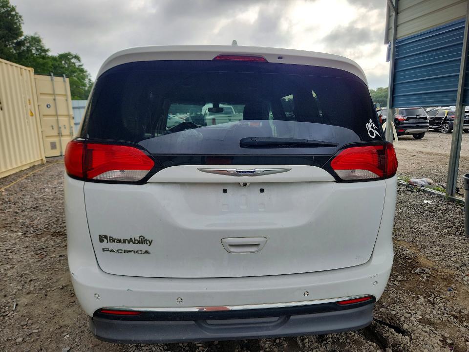 Photo 6 from auction – 2018 CHRYSLER PACIFICA with VIN 2C4RC1BG5JR217484