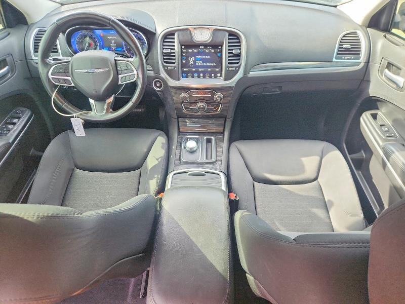 Photo 8 from auction – 2019 CHRYSLER 300 with VIN 2C3CCAAG2KH648397