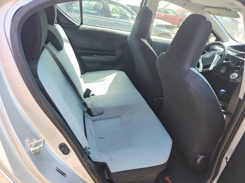 Снимка 10 от търг – 2015 TOYOTA PRIUS C с VIN JTDKDTB34F1577025