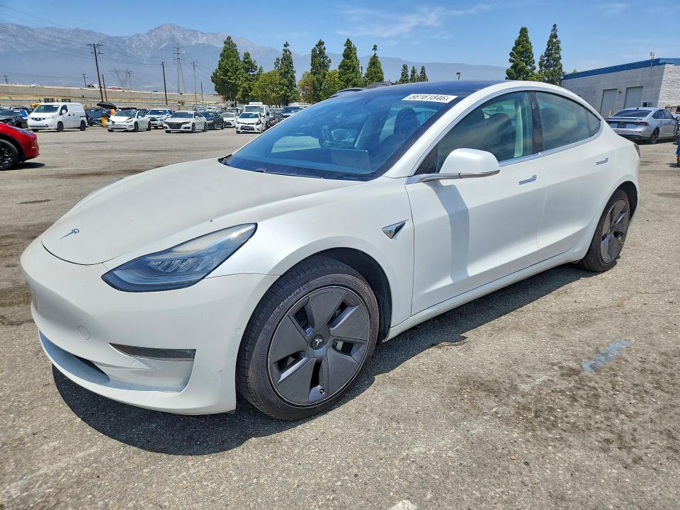 TESLA MODEL 3 2019 مع رقم تعريف المركبة 5YJ3E1EA8KF190530 - صورة من المزاد