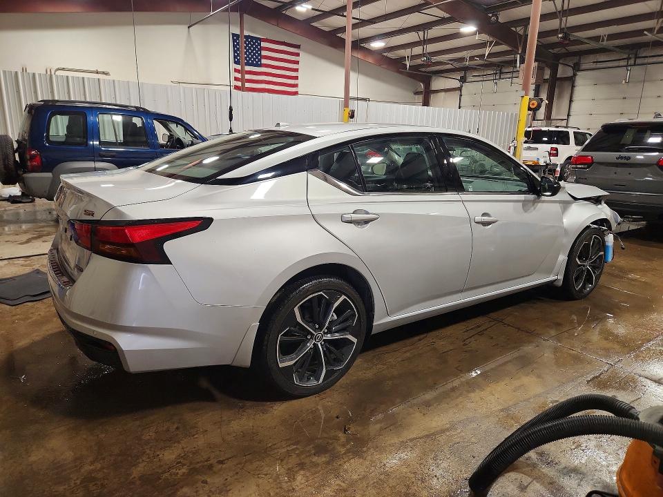 Photo 3 from auction – 2023 NISSAN ALTIMA with VIN 1N4BL4CW2PN361207