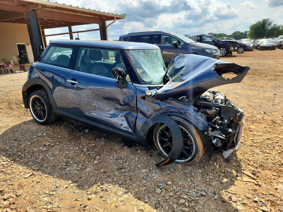 Photo 4 from auction – 2011 MINI COOPER with VIN WMWSV3C56BTY20388