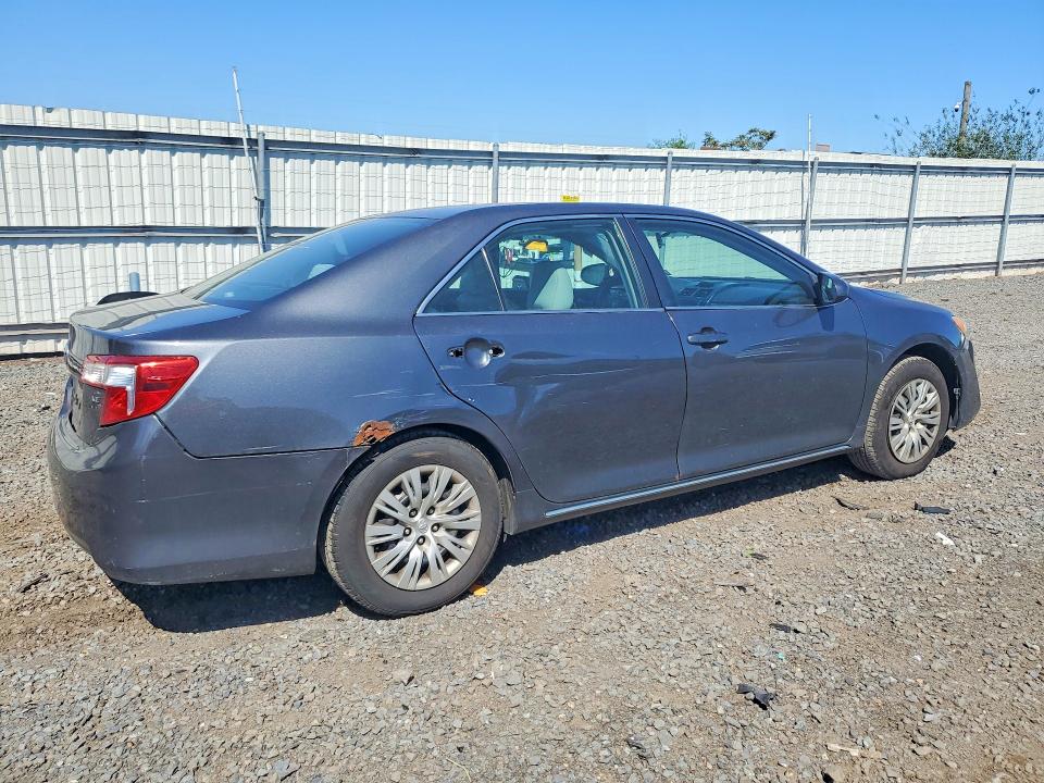 Foto 3 de la subasta – 2012 TOYOTA CAMRY con VIN 4T1BF1FK8CU021841
