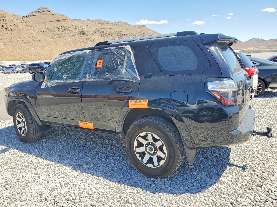 Photo 2 from auction – 2020 TOYOTA 4RUNNER with VIN JTEBU5JR5L5769362