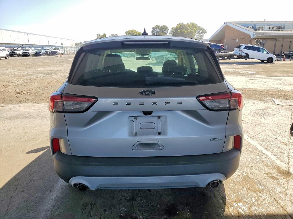 Photo 6 from auction – 2020 FORD ESCAPE with VIN 1FMCU0F62LUA11684