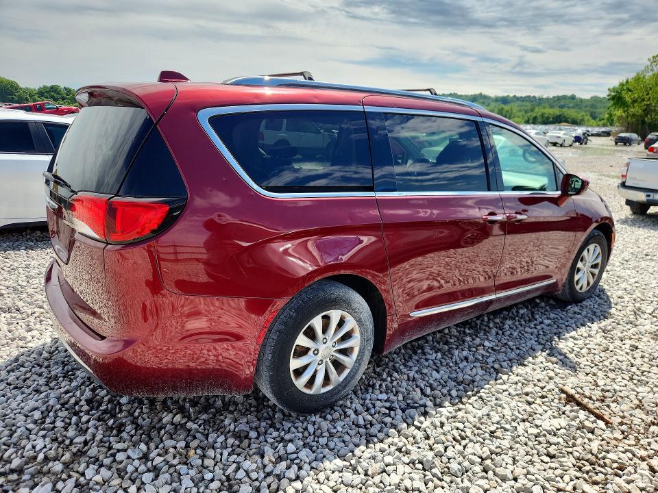 Photo 3 from auction – 2018 CHRYSLER PACIFICA with VIN 2C4RC1BG8JR214112