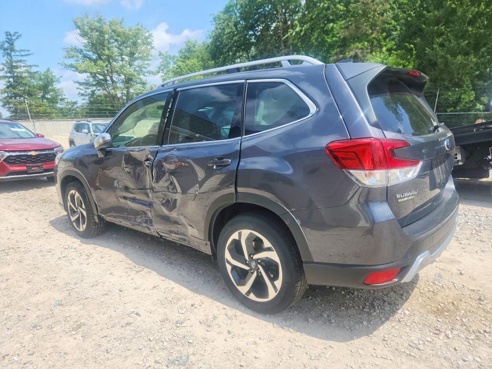 Photo 2 from auction – 2023 SUBARU FORESTER with VIN JF2SKARCXPH416642