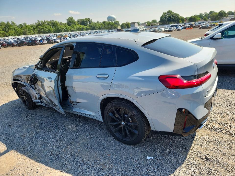 Photo 2 from auction – 2022 BMW X4 with VIN 5UX33DT0XN9L15123