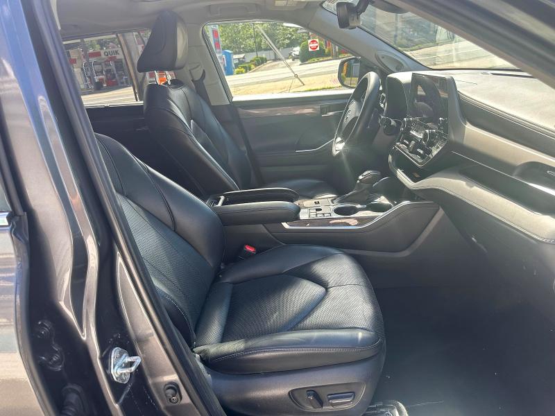 Снимка 8 от търг – 2023 TOYOTA HIGHLANDER HYBRID с VIN 5TDXBRCH4PS570895