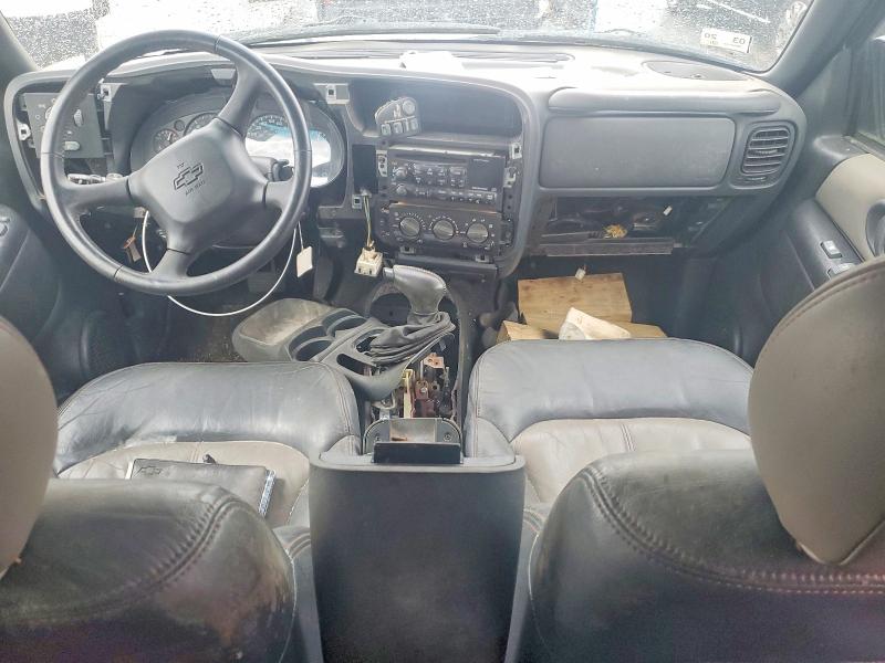 Photo 8 from auction – 2001 CHEVROLET BLAZER with VIN 1GNDT13W612110806
