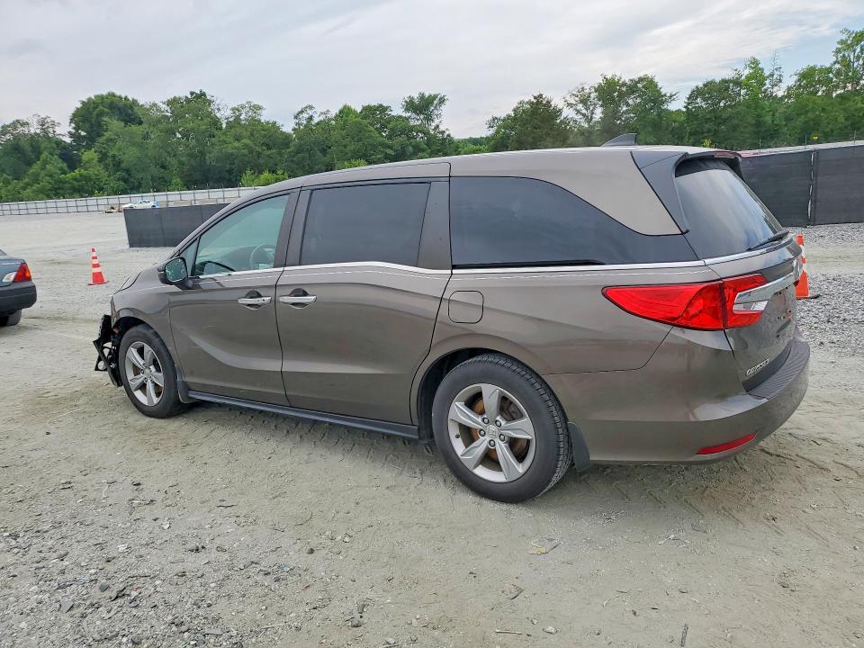 Photo 2 from auction – 2018 HONDA ODYSSEY with VIN 5FNRL6H50JB072479