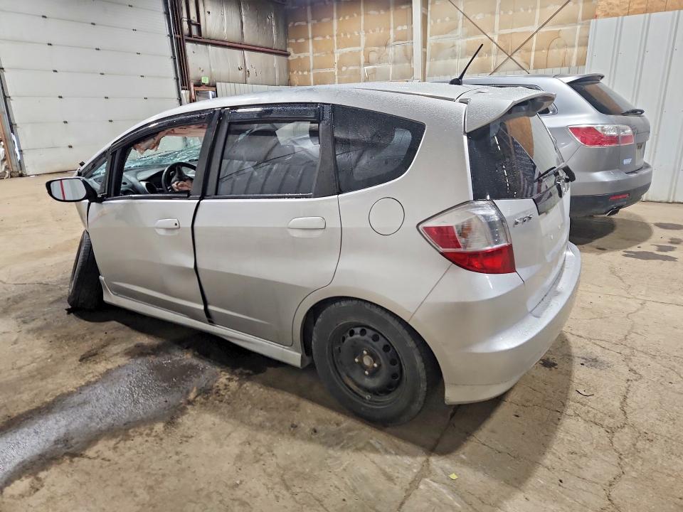 Photo 2 from auction – 2011 HONDA FIT with VIN JHMGE8H51BS004787