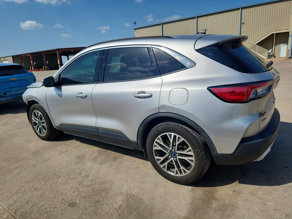 Photo 2 from auction – 2020 FORD ESCAPE with VIN 1FMCU0H62LUB02984