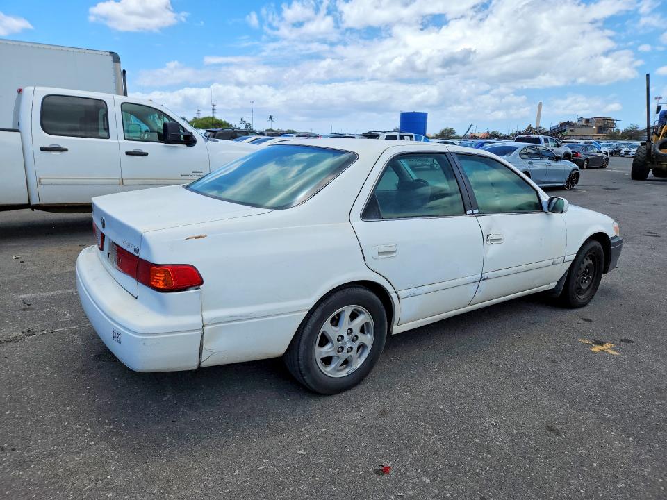 Photo 3 from auction – 2001 TOYOTA CAMRY with VIN JT2BG22KX10578440