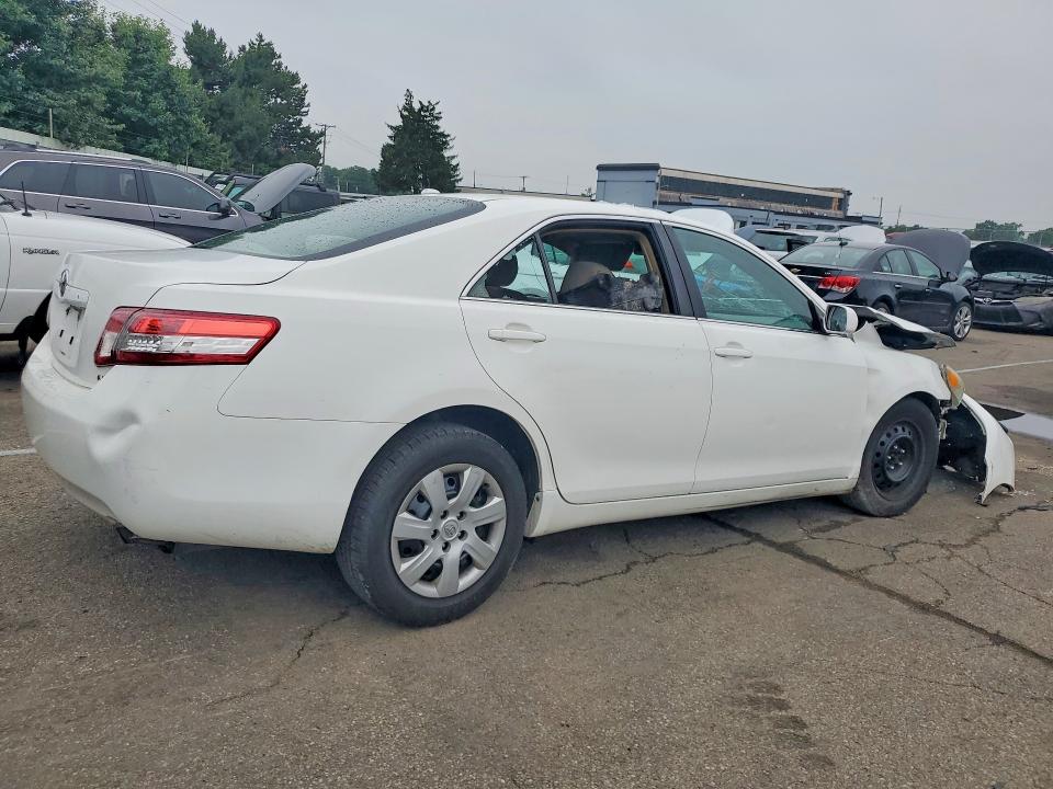 Снимка 3 от търг – 2010 TOYOTA CAMRY с VIN 4T4BF3EK0AR044241