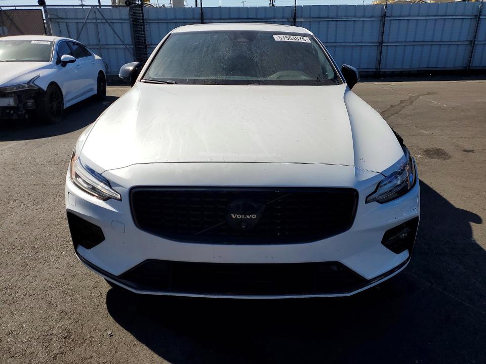 Foto 5 de la subasta – 2024 VOLVO S60 con VIN 7JRL12FH9RG289372