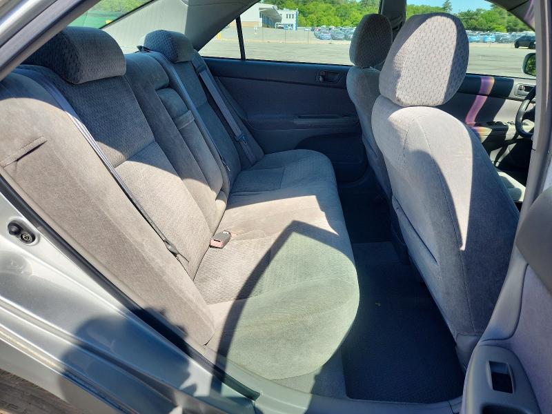 Photo 10 from auction – 2002 TOYOTA CAMRY with VIN 4T1BE32KX2U606195