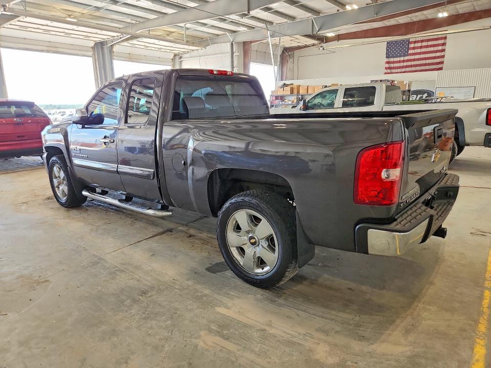 Photo 2 from auction – 2011 CHEVROLET SILVERADO with VIN 1GCRCSE03BZ298092