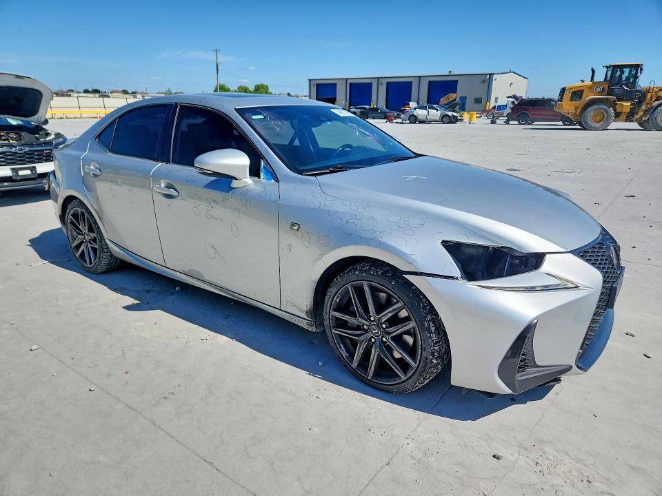 Photo 4 from auction – 2017 LEXUS IS with VIN JTHBA1D25H5039512