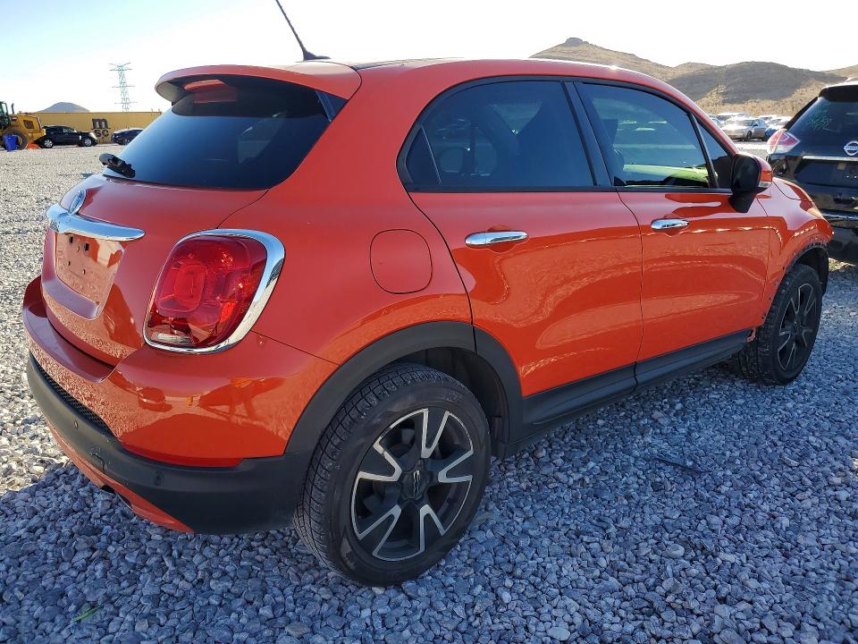 Фото 3 с аукциона – 2016 FIAT 500X с VIN ZFBCFXBT1GP347868