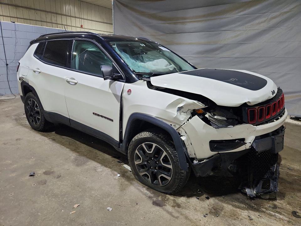 Photo 4 from auction – 2019 JEEP COMPASS with VIN 3C4NJDDB4KT667889