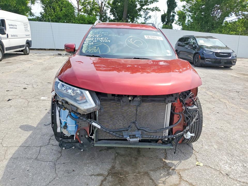 Photo 5 from auction – 2019 NISSAN ROGUE with VIN 5N1AT2MT1KC721405