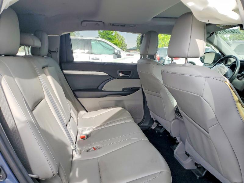 Photo 11 from auction – 2018 TOYOTA HIGHLANDER with VIN 5TDJZRFH4JS881005