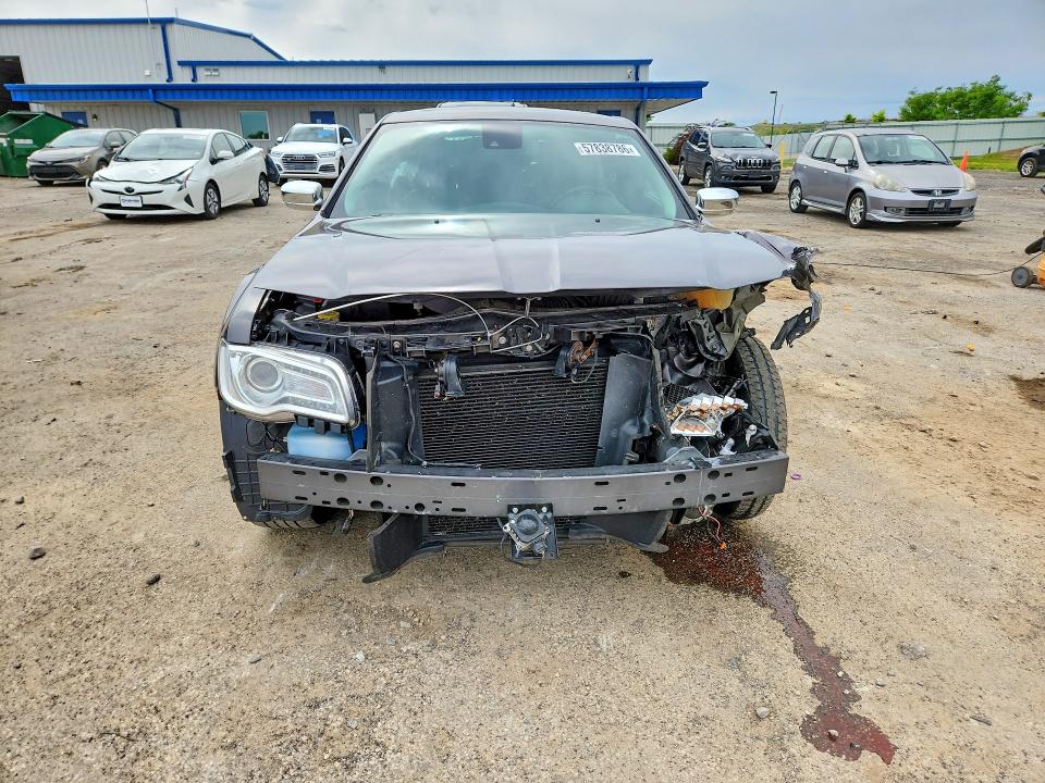 Photo 5 from auction – 2018 CHRYSLER 300 with VIN 2C3CCAKGXJH304491